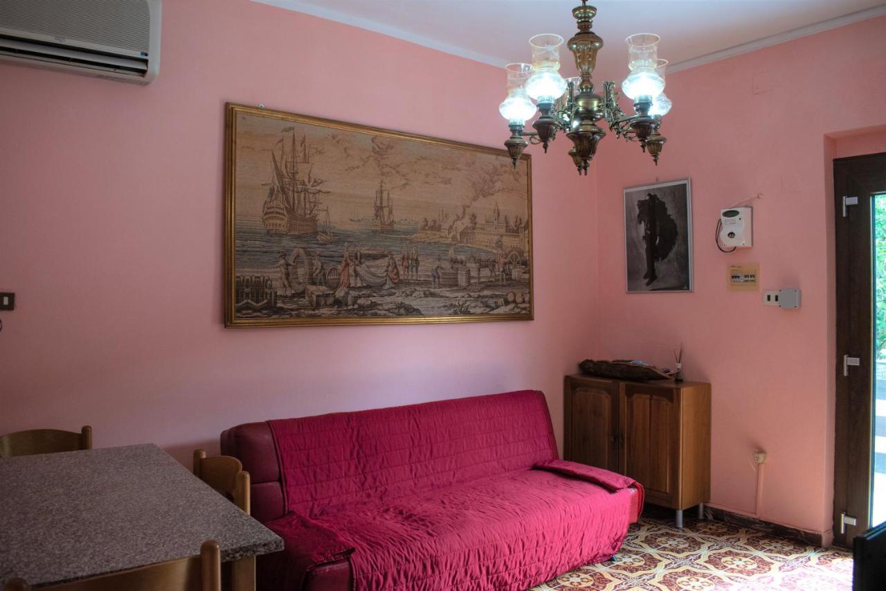 Casa Vacanze "Villa Severina" Iun R6166 R6692 Carbonia Zewnętrze zdjęcie