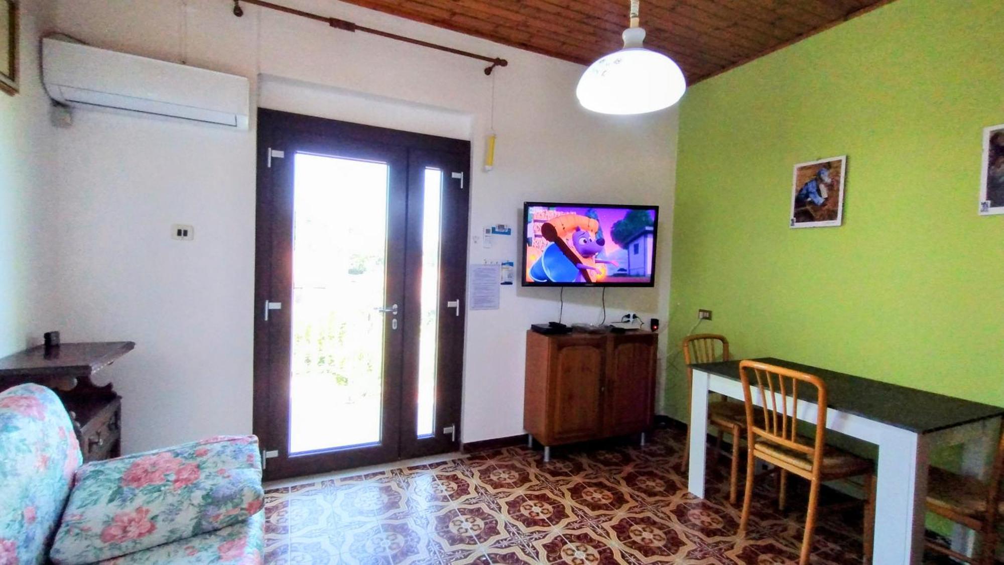 Casa Vacanze "Villa Severina" Iun R6166 R6692 Carbonia Zewnętrze zdjęcie
